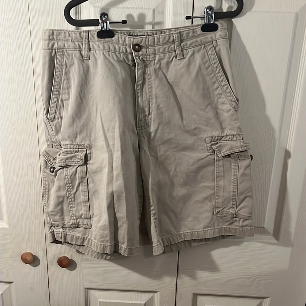 Izod Tan Cargo Shorts with Classic Design